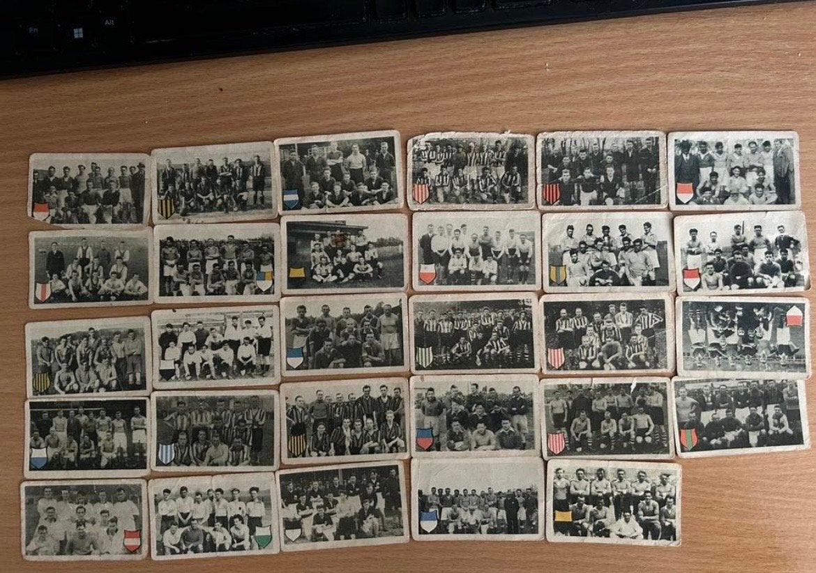 Voetbalplaatjes uit 1930/31 - Vintage collectie, Verzamelen, Ophalen of Verzenden, Gebruikt, Overige binnenlandse clubs, Poster, Plaatje of Sticker