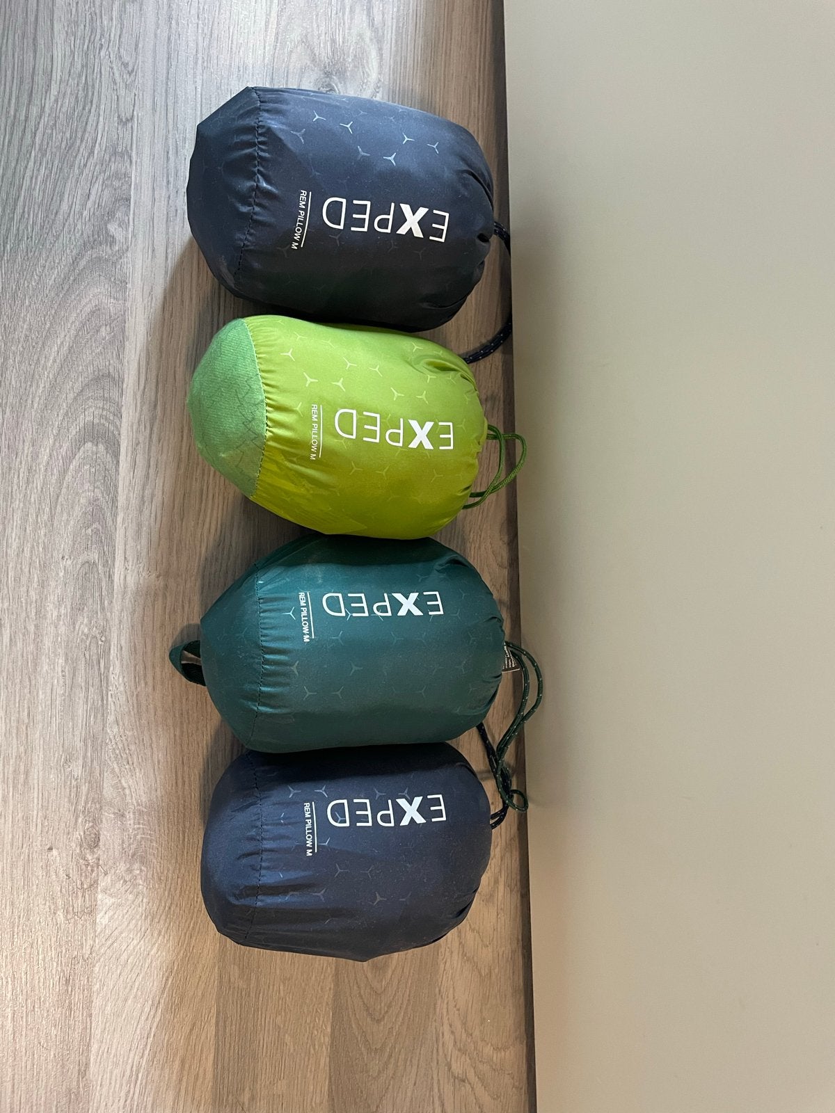 Exped REM pillow M 4 stuks - Slechts 1 nacht gebruikt, Ophalen, Nieuw