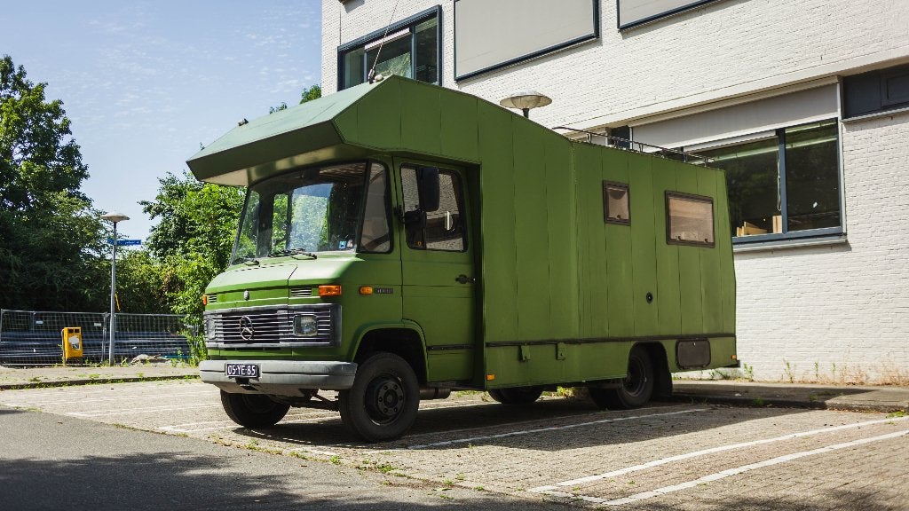 Mercedes 508D camper, Buscamper of Camperbus, Reservewiel, Particulier, 6 tot 7 meter