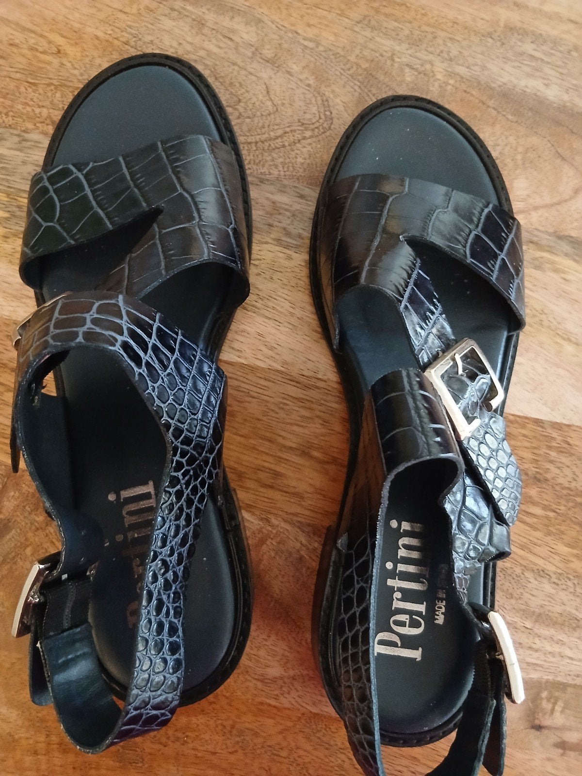 Pertini Blauwe Sandalen met Krokodillenprint, Kleding | Dames, Schoenen, Pertini, Blauw, Zo goed als nieuw, Sandalen of Muiltjes