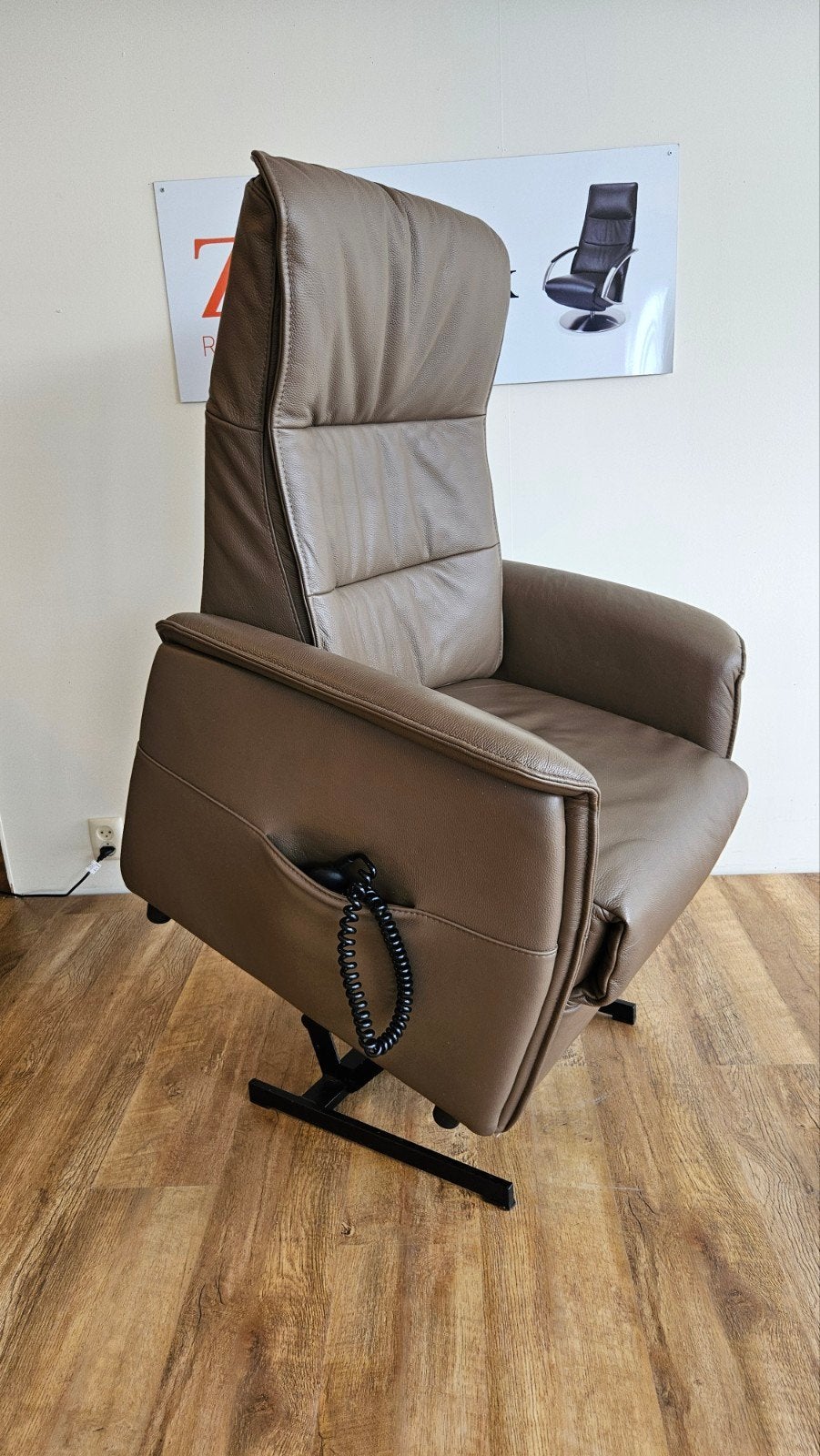 Sta op stoel/fauteuil de toekomst bij Zitgemak in joure, Ophalen of Verzenden, Zo goed als nieuw, 50 tot 75 cm, Leer