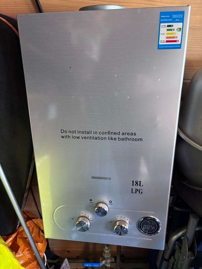 Geiser 18L Propaan/Butaan voor Caravan, Thuis, Buitendouche, Ophalen, Gebruikt, Geiser, Minder dan 3 jaar oud