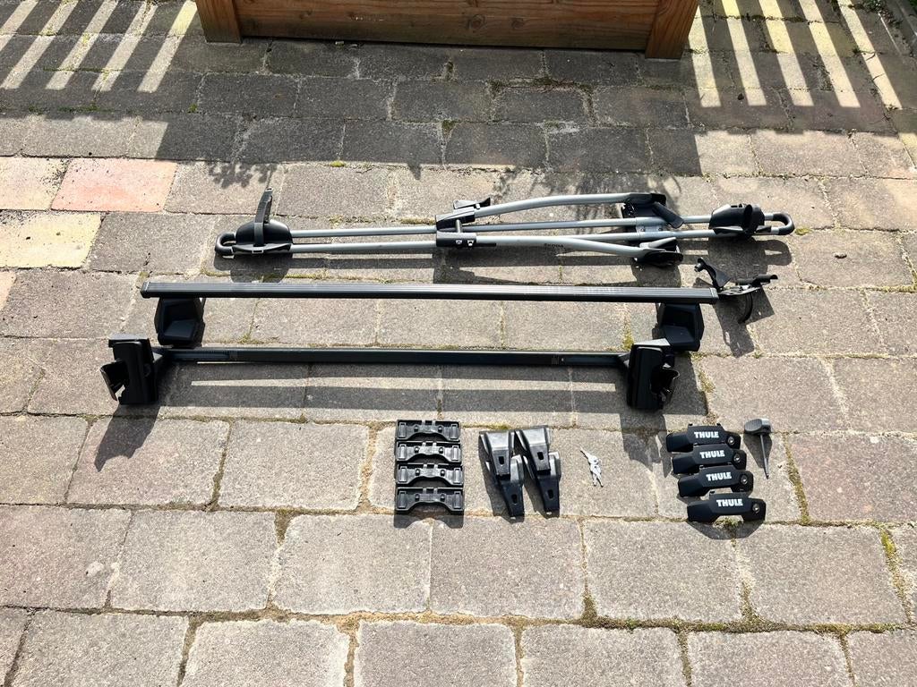 Thule dakdragerset (fietsendrager is verkocht), Ophalen, Zo goed als nieuw