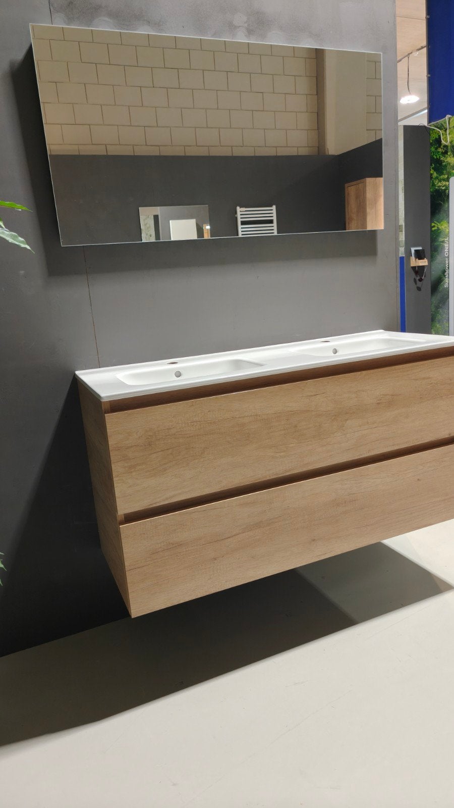 Showmodel Meubel met Spiegel en Keramische Wastafel, Ophalen
