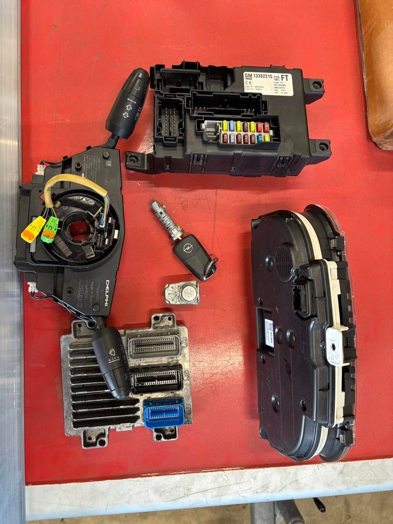 Opel CORSA D Slotenset ECU BCM sleutel nr sec code aanwezig, Ophalen of Verzenden, Opel