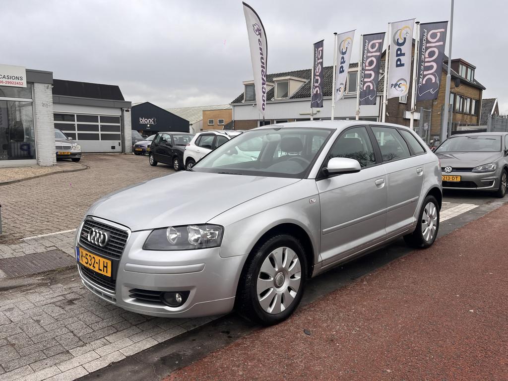 Audi A3 Sportback 1.6 FSI 5DRS. Ambiente S-Line Stoelverw. P, Voorwielaandrijving, 15 km/l, Gebruikt, 4 cilinders