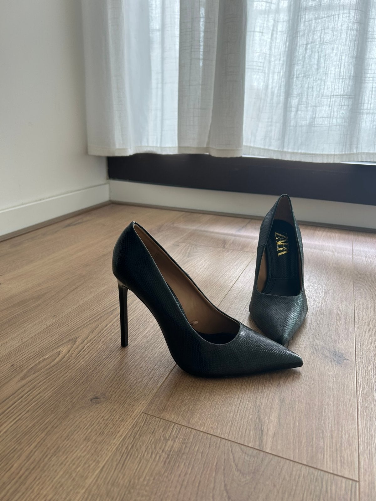 Zara black pumps Snakeskin- 37, Pumps, Zwart, Ophalen of Verzenden, Zo goed als nieuw
