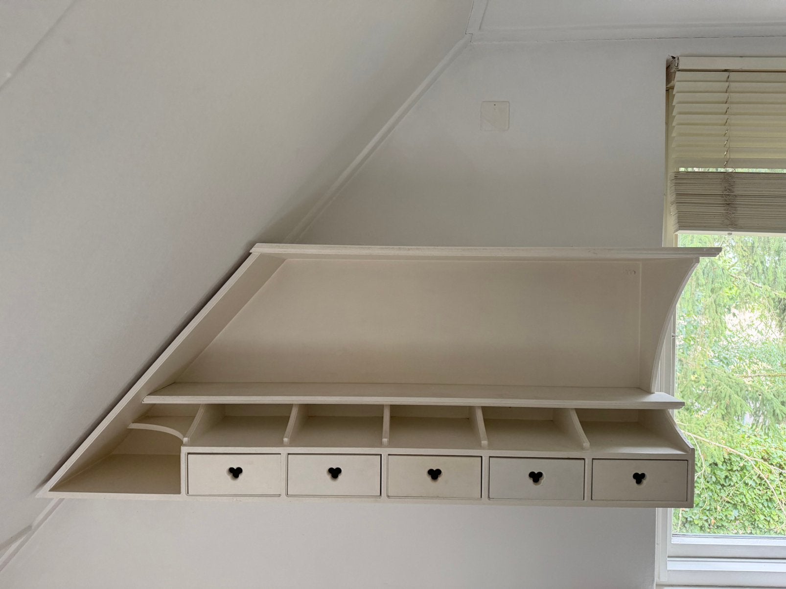 Kast voor schuine wand wit, Ophalen, Zo goed als nieuw