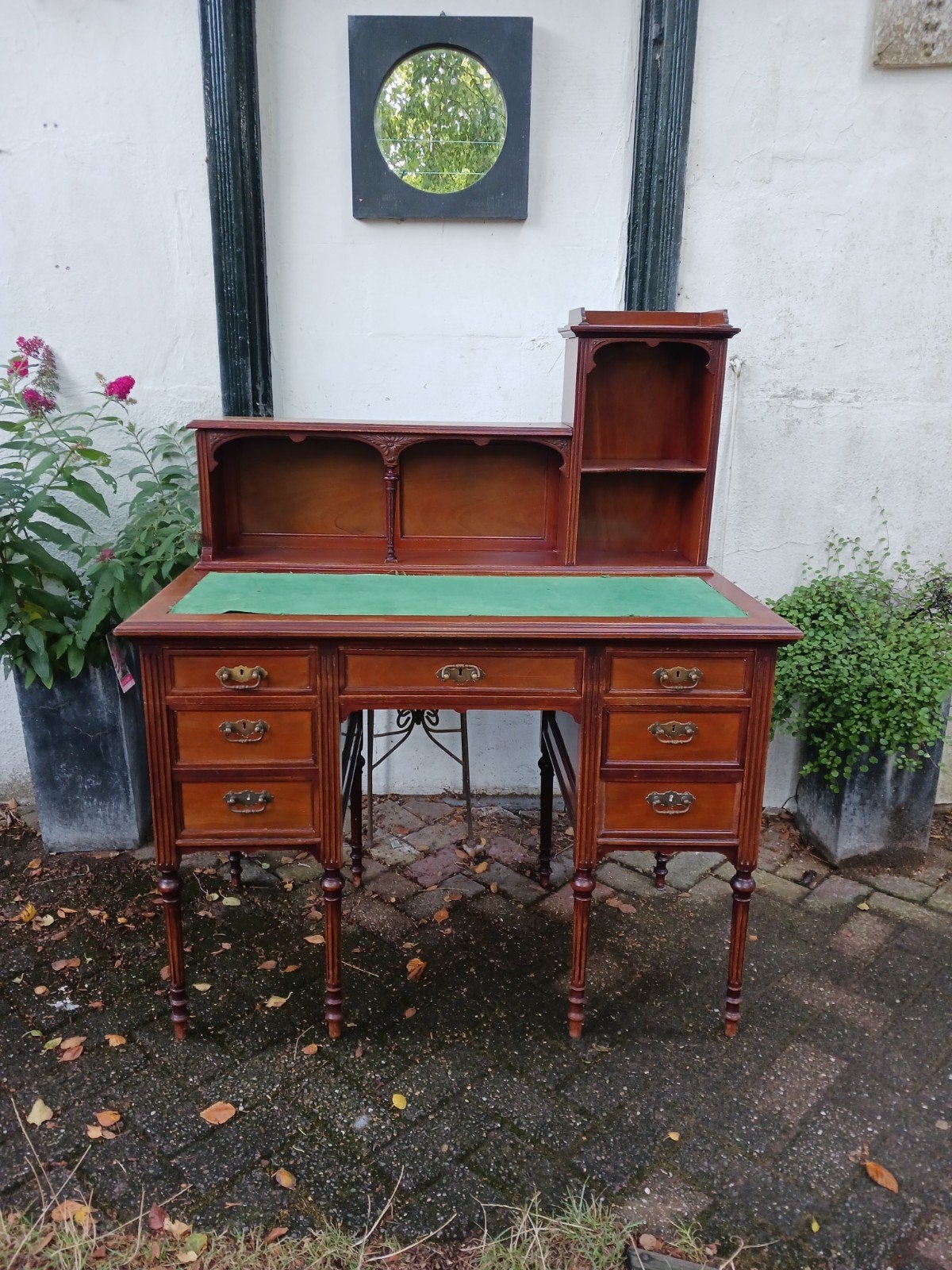 Engels damesbureau, Ophalen of Verzenden