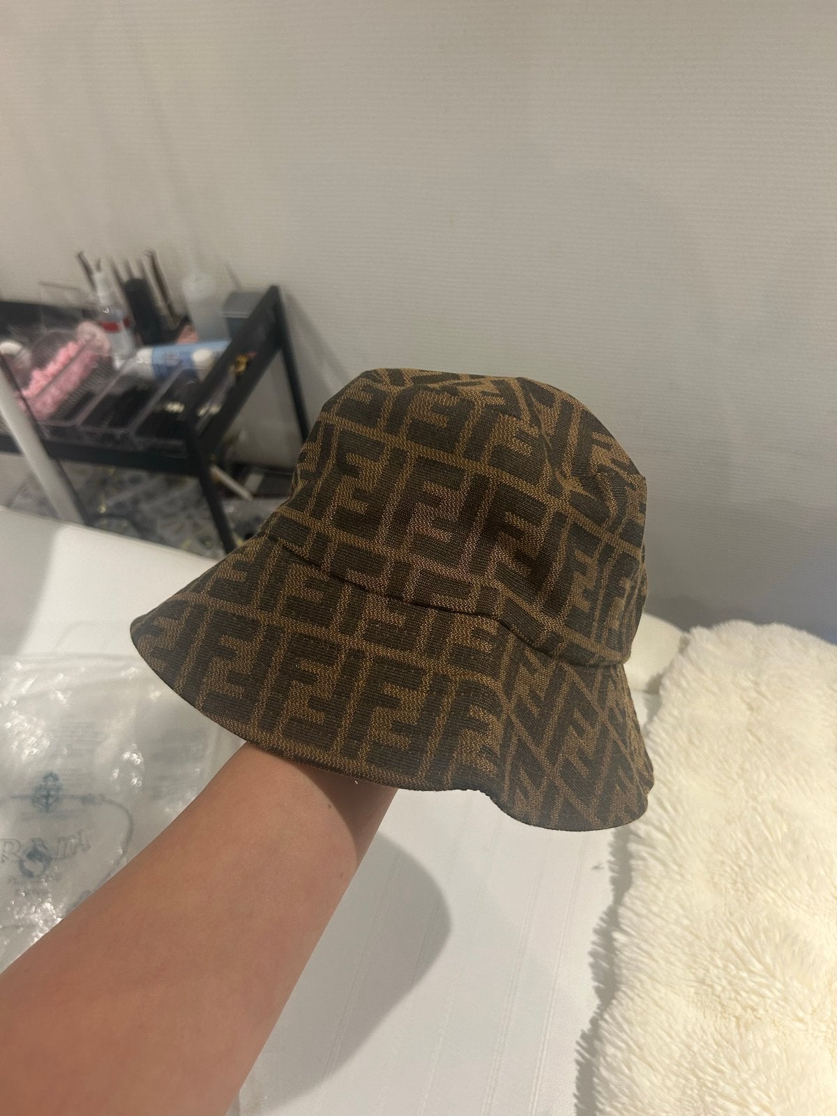 Nieuw Fendi Hoedje - Nooit Gedragen, Ophalen of Verzenden, Nieuw, Hoed