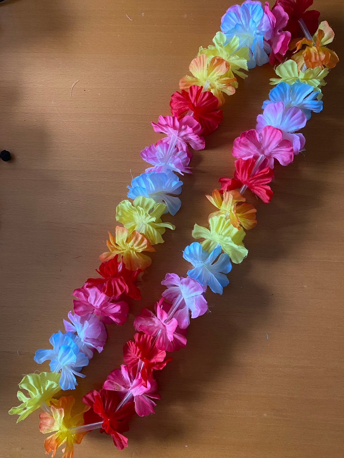 Kleurrijke Hawaï Slinger - Feestelijke Bloemenketting, Ophalen of Verzenden, Zo goed als nieuw, Feestartikel, Overige