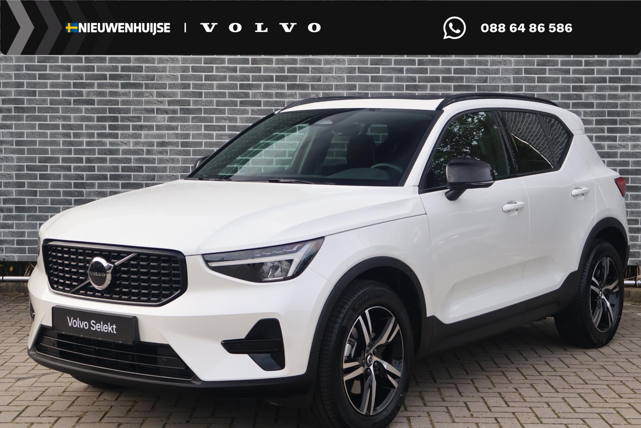 Volvo XC40 2.0 B4 Plus Dark | Trekhaak | Panoramadak | Harma, Auto's, Gebruikt, Euro 6, 4 cilinders, Leder en Stof