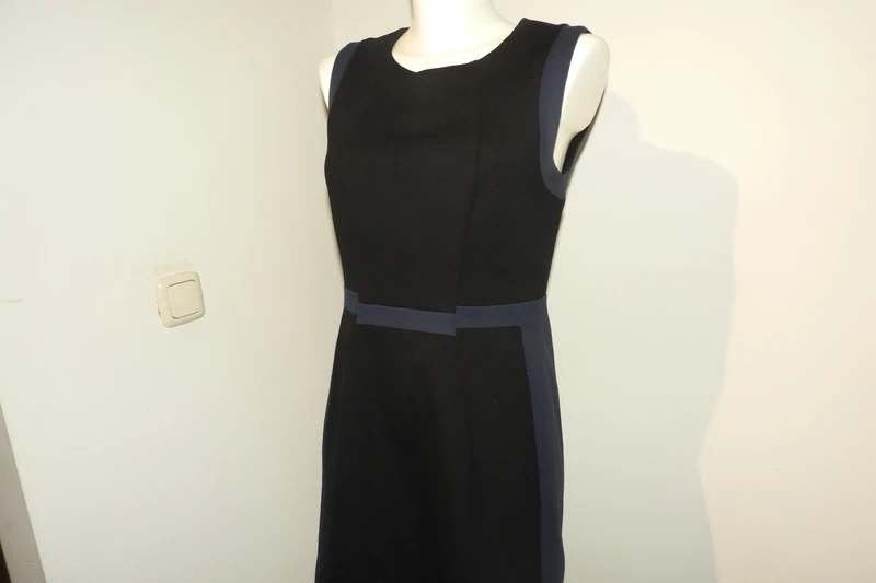 Diane von Furstenberg nette jurk zwart blauw accenten 8/M, Kleding | Dames, Maat 38/40 (M), Verzenden, Zwart, Zo goed als nieuw