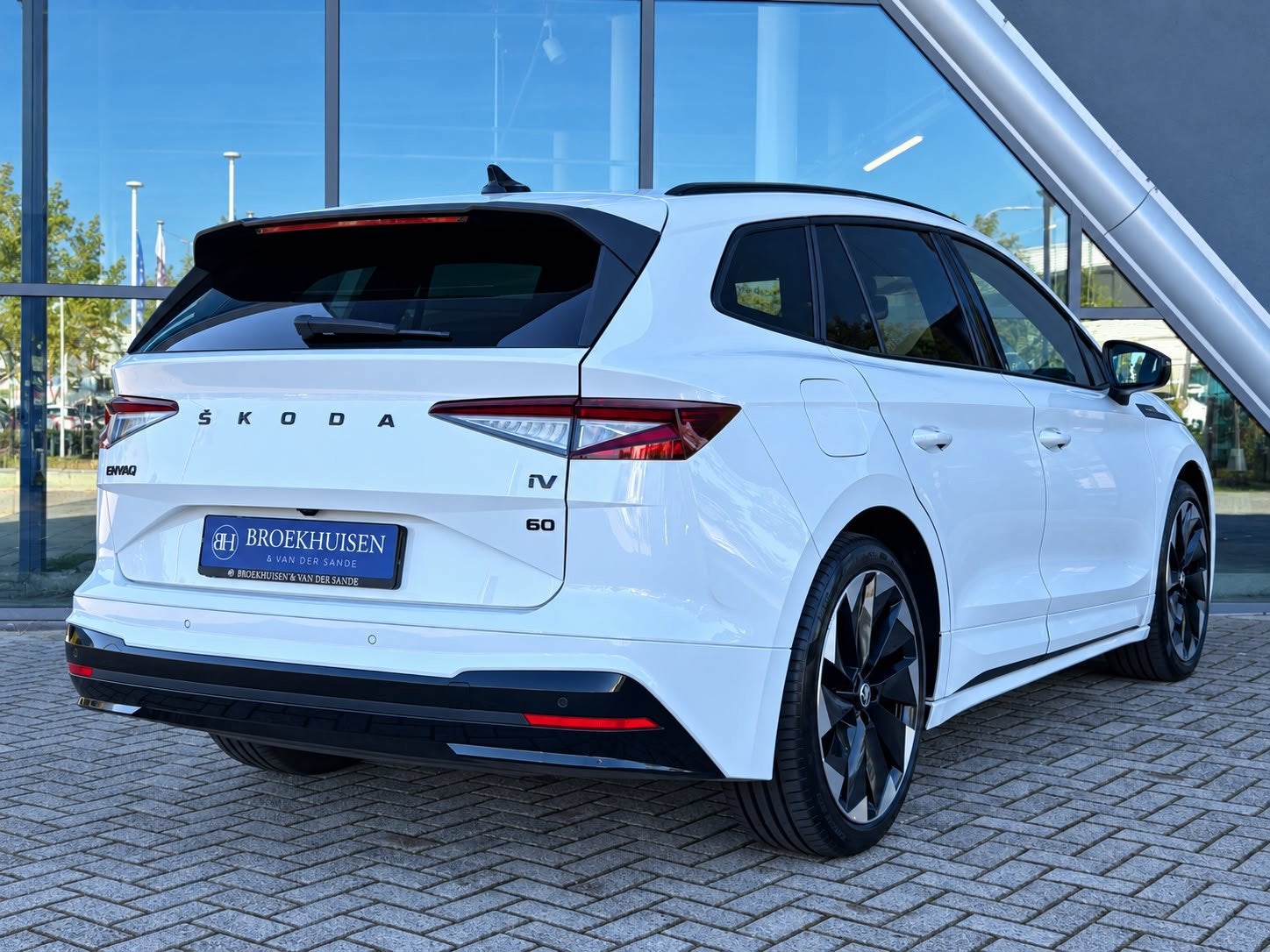 Skoda Enyaq iV 60 Sportline BTW AUTO S.O.H 93,4% Trekhaak /, Auto's, Automaat, Achterwielaandrijving, Gebruikt, Zwart