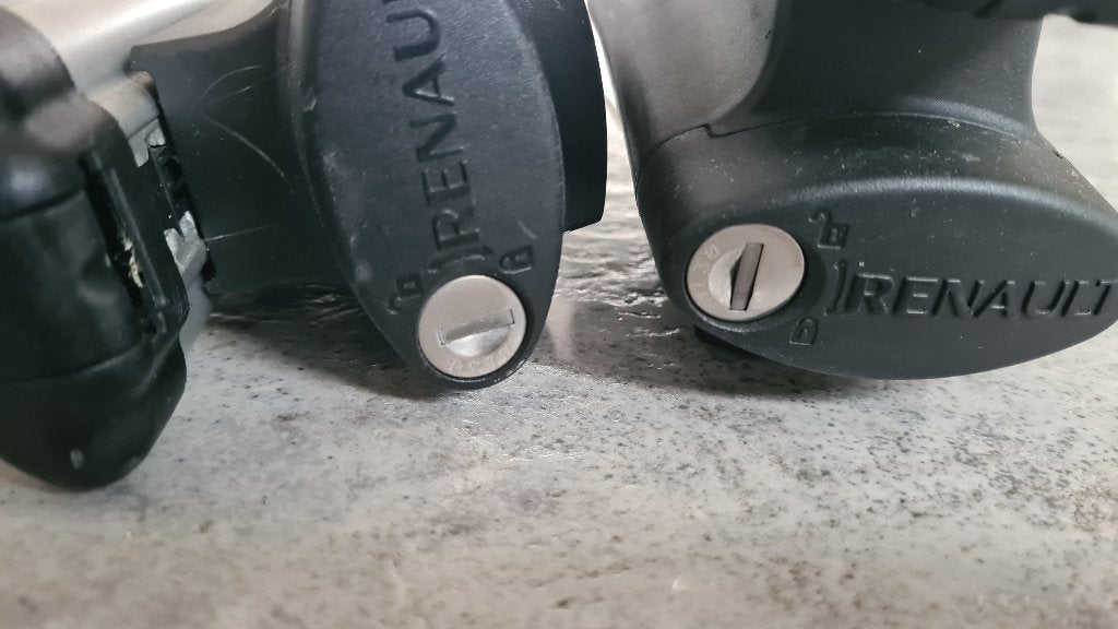 dakdragers voor alle Renault / Peugeot met open dakrail, Auto diversen, Dakdragers, Ophalen of Verzenden, Zo goed als nieuw