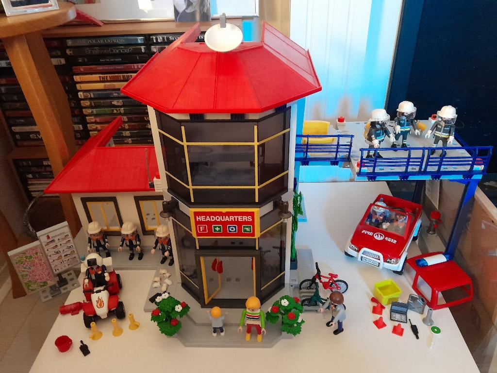 playmobil extra grote brandweer kazerne, Kinderen en Baby's, Speelgoed | Playmobil, Verzenden, Zo goed als nieuw, Complete set