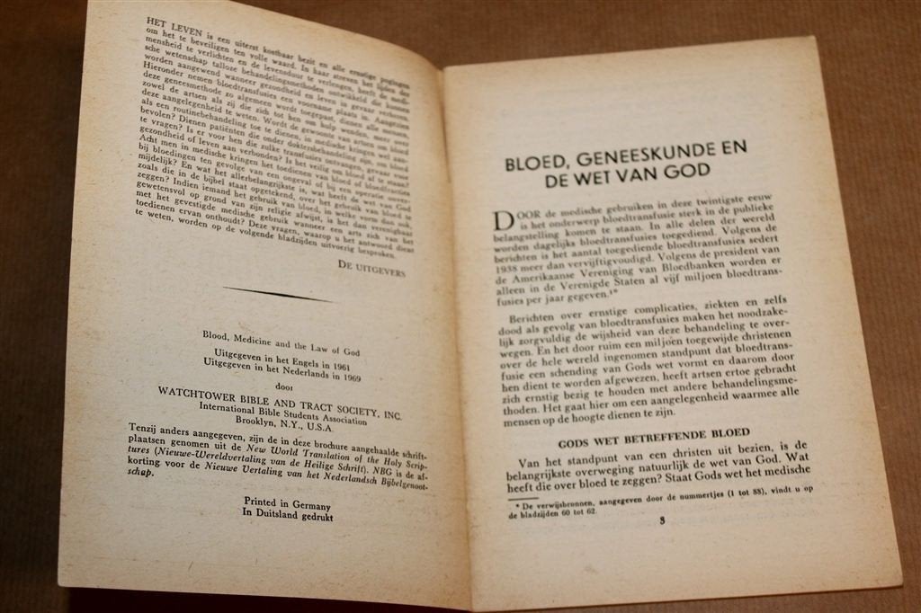 Bloed en de Wet van God — Jehovahs Getuigen 1969, Boeken, Ophalen of Verzenden, Gelezen
