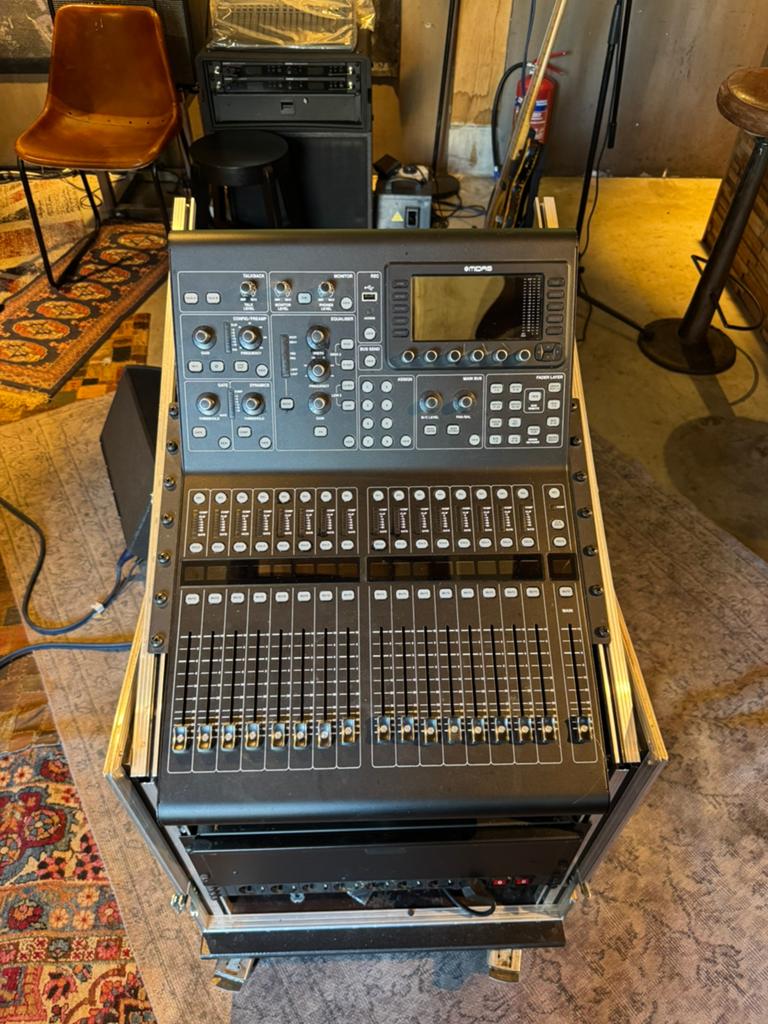 Midas M32R + Midas DL32, Muziek en Instrumenten, Mengpanelen, Ophalen, Zo goed als nieuw, 20 kanalen of meer