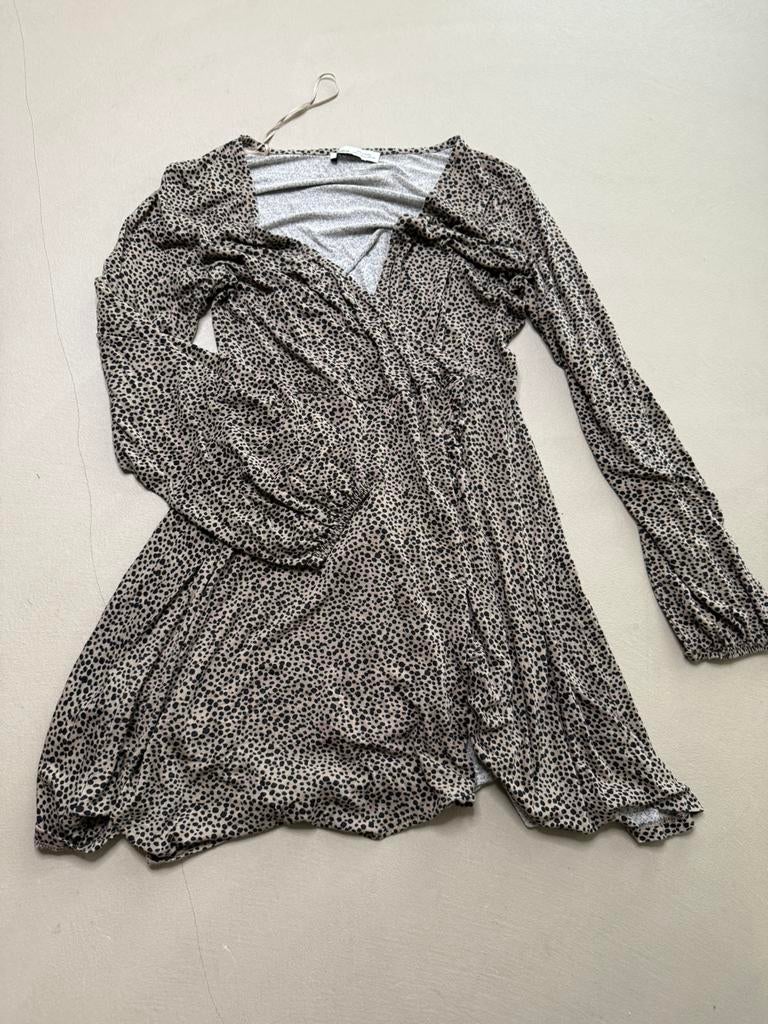 Pull & bear jurkje maat L, Kleding | Dames, Jurken, Beige, Maat 42/44 (L), Ophalen of Verzenden, Zo goed als nieuw