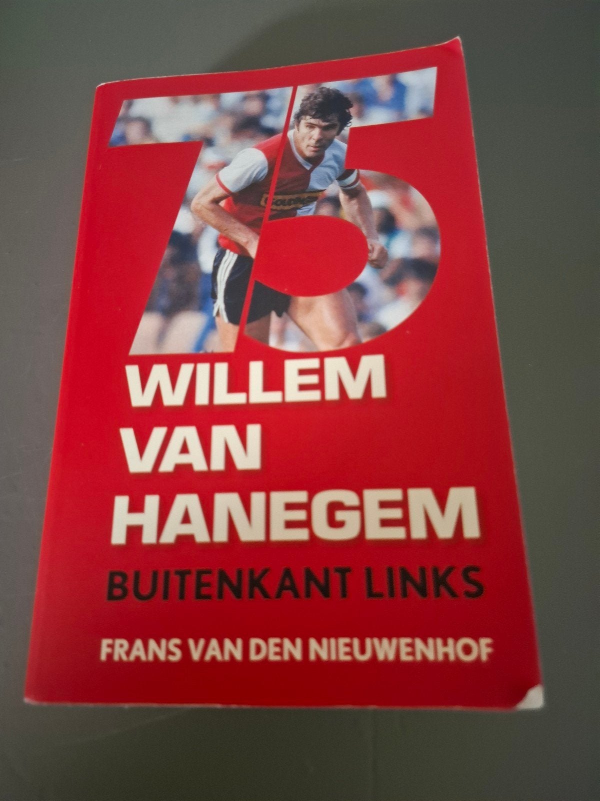 Willem van Hanegem Buitenkant Links - van den Nieuwenho, Ophalen of Verzenden, Gelezen, Frans van den Nieuwenhof, Balsport