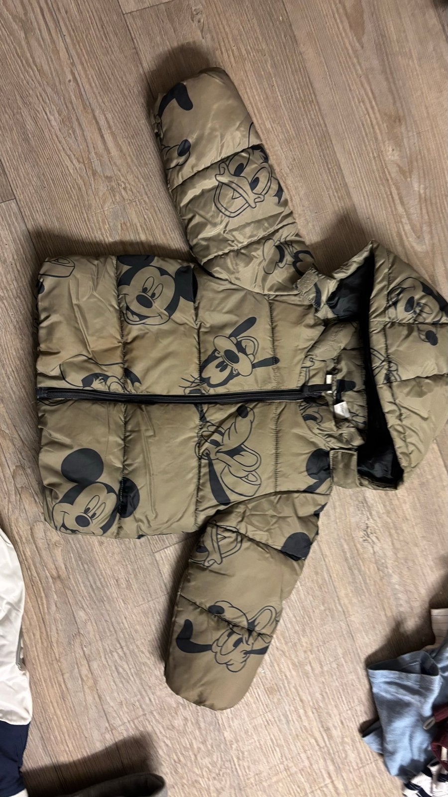 H&M Mickey Mouse gewatteerde jas - maat 86, Ophalen of Verzenden, Zo goed als nieuw, Jongetje of Meisje