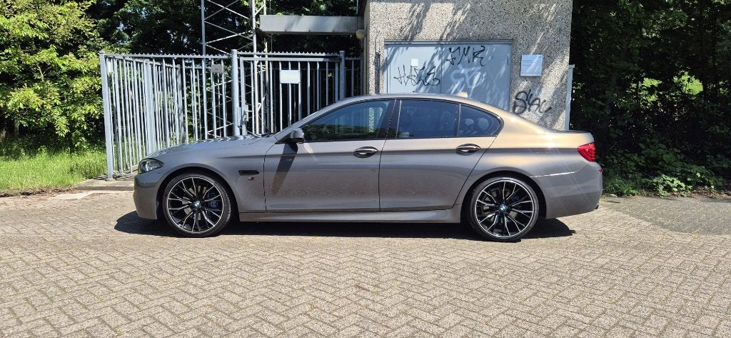 BMW 5-Serie 528I M-sport High Executive Champagne Quartz, Auto's, BMW, Automaat, Beige, 2000 kg, Particulier