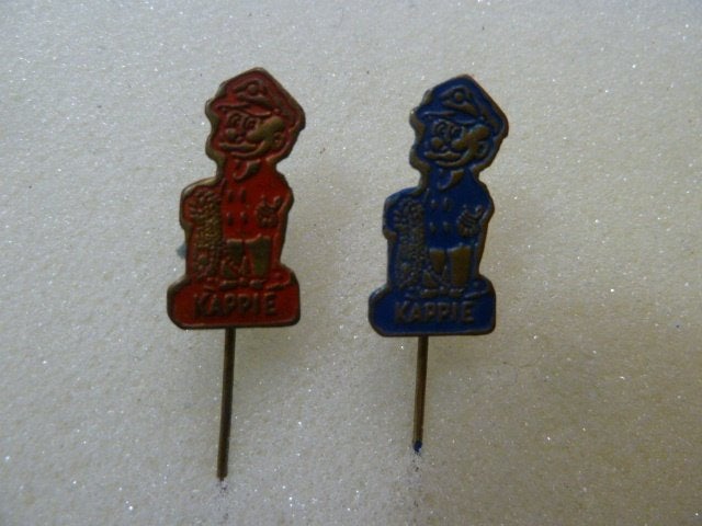 Speldjes 2 x Kappie, Verzamelen, Ophalen of Verzenden, Zo goed als nieuw, Overige onderwerpen