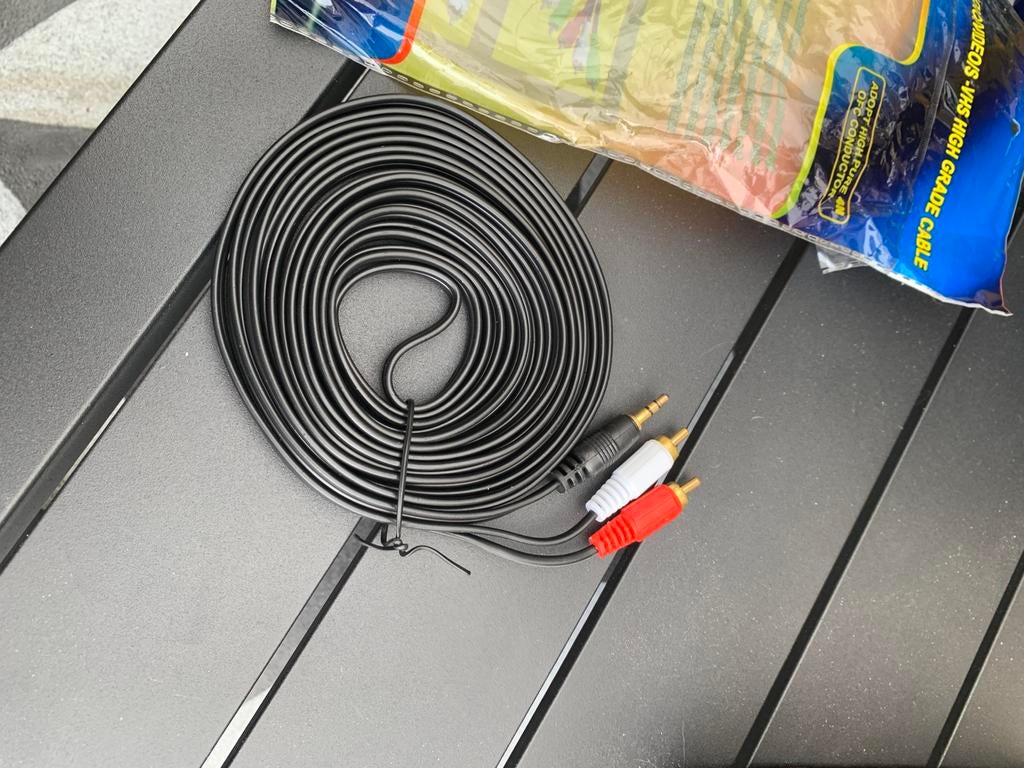 Nieuwe Ofc audio/video hoogwaardige kabel 3.5 stereo/m-2 rca, Ophalen of Verzenden, Nieuw, Luidsprekerkabel
