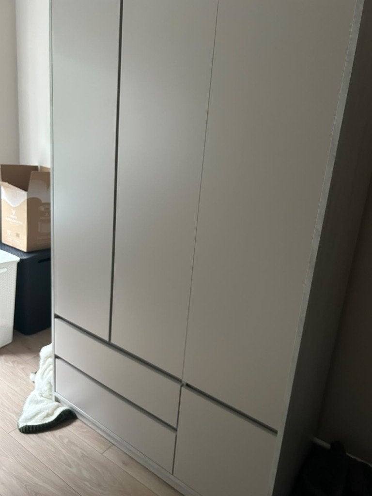 Kledingkast BILLUND Jysk, Ophalen, Zo goed als nieuw, 50 tot 75 cm, 150 tot 200 cm