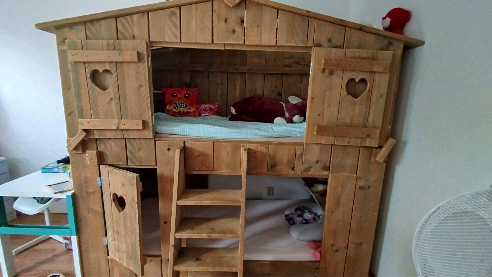 Uniek Stapelbed met Matrassen - Huisjesbed, Huis en Inrichting, Ophalen, 90 cm, 160 tot 180 cm, Tweepersoons