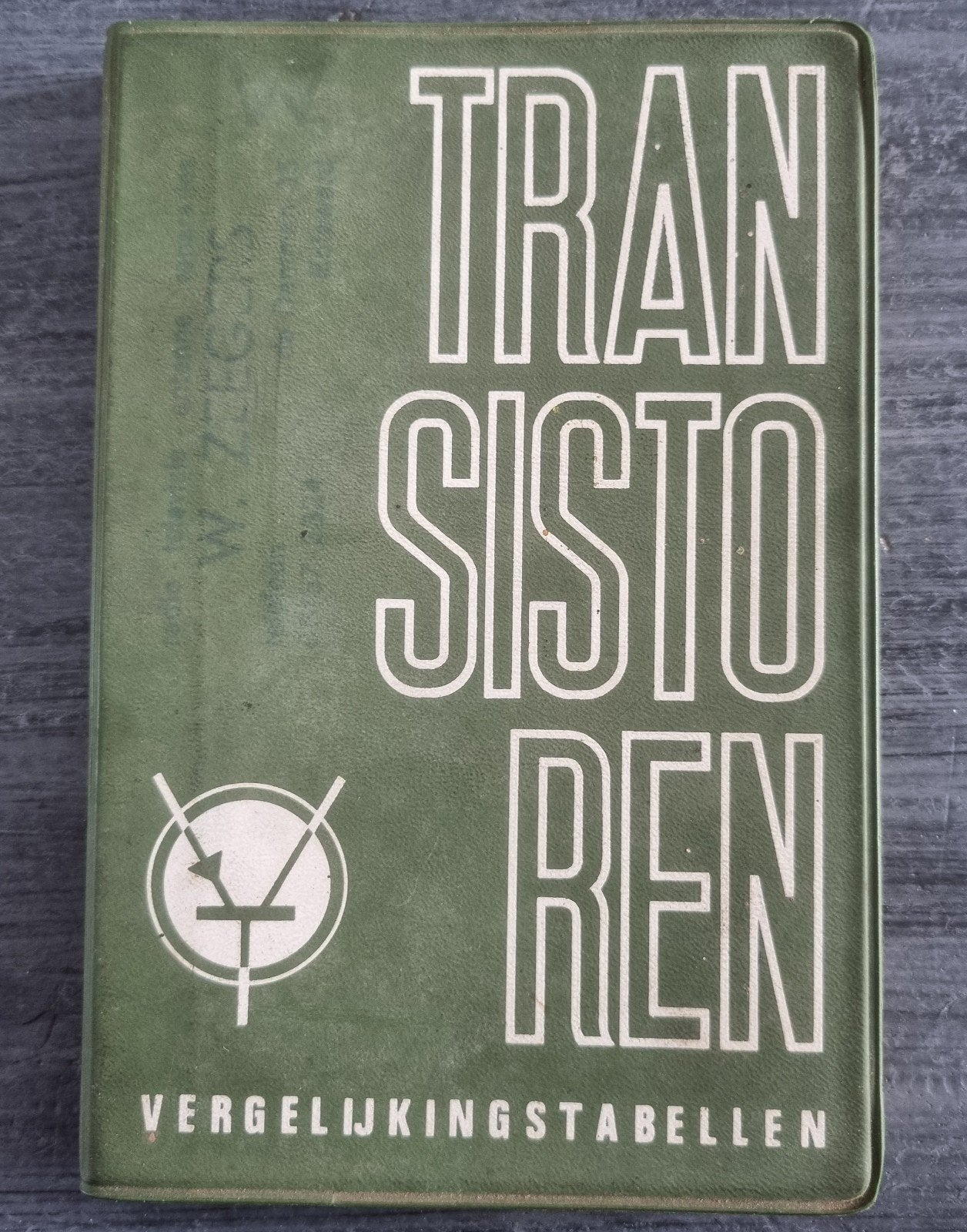 Transistoren vergelijkingstabellen, Boeken, Ophalen of Verzenden, Zo goed als nieuw, Elektrotechniek