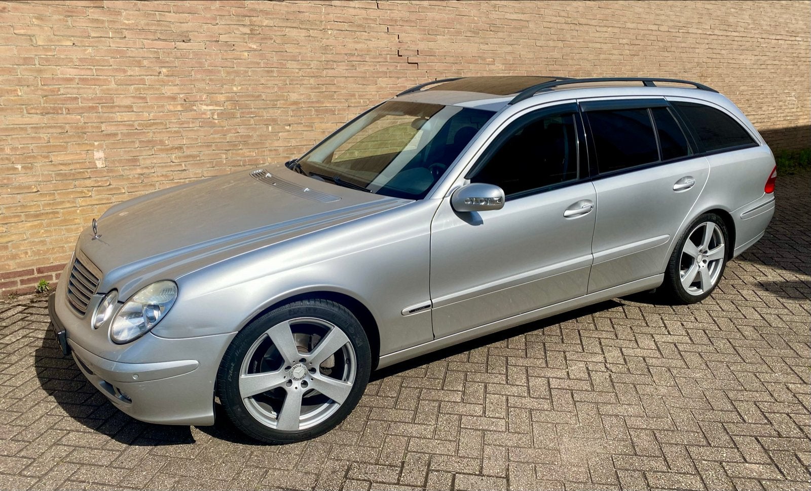 Mercedes-Benz E-Klasse 2.6 E240 Combi AUT 2003 Grijs, Auto's, Automaat, Zwart, 2597 cc, 1645 kg