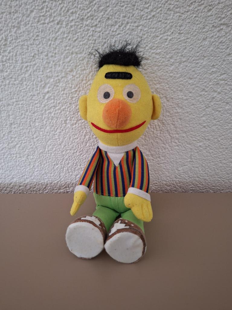 Sesamstraat knuffel Bert, 30 cm lang, Ophalen of Verzenden, Overige typen, Middelgroot (20 tot 80 cm)