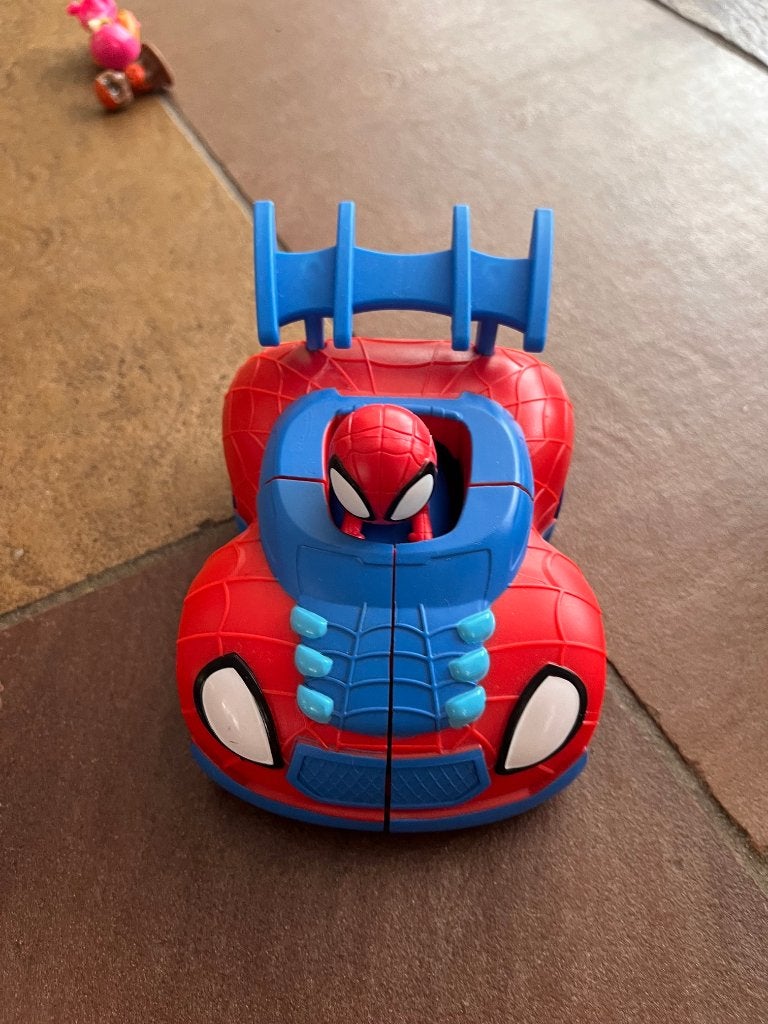 Spiderman auto, Ophalen