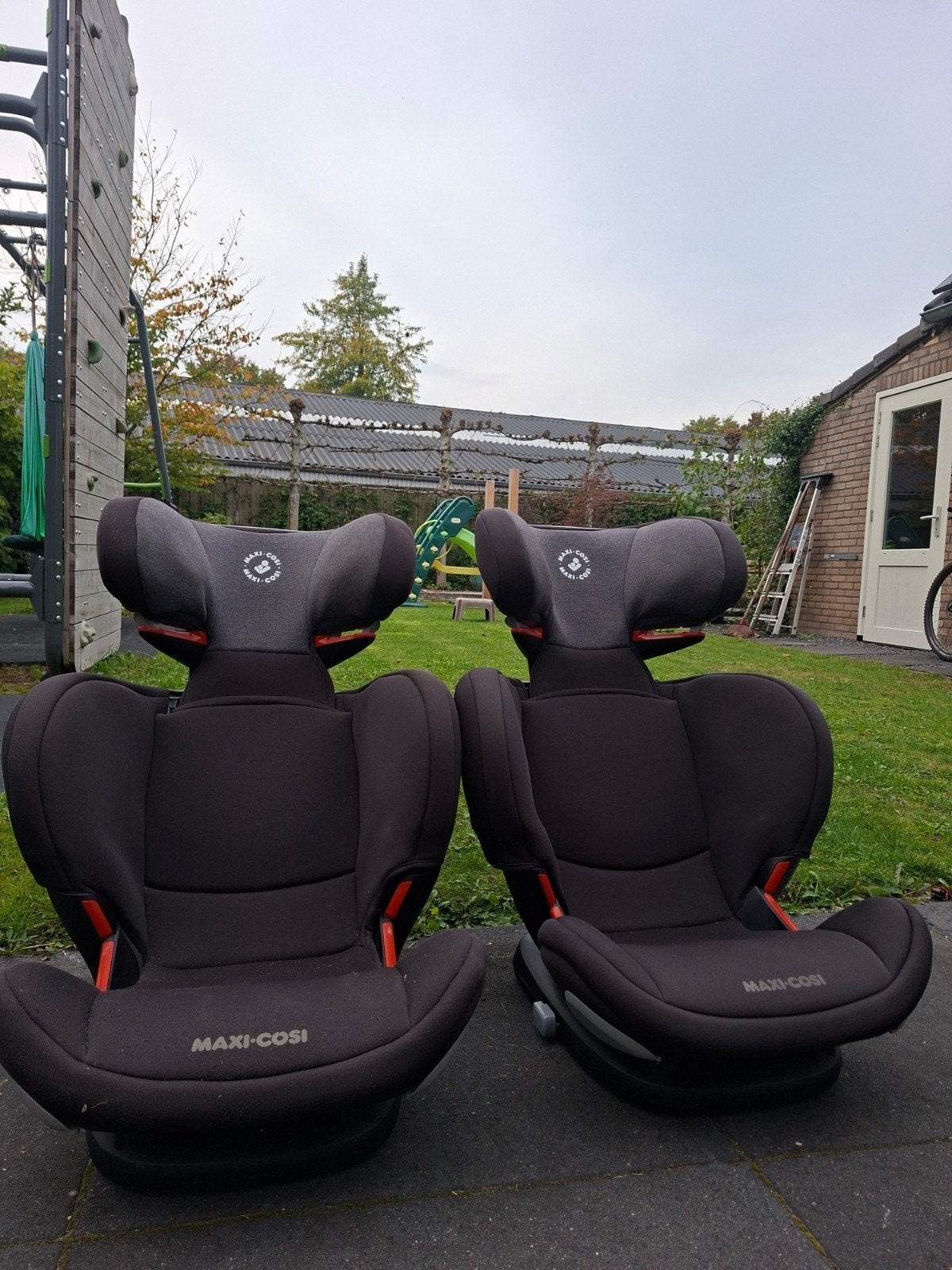 2x Maxi Cosi Rodifix autostoel - Veilig en Comfortabel