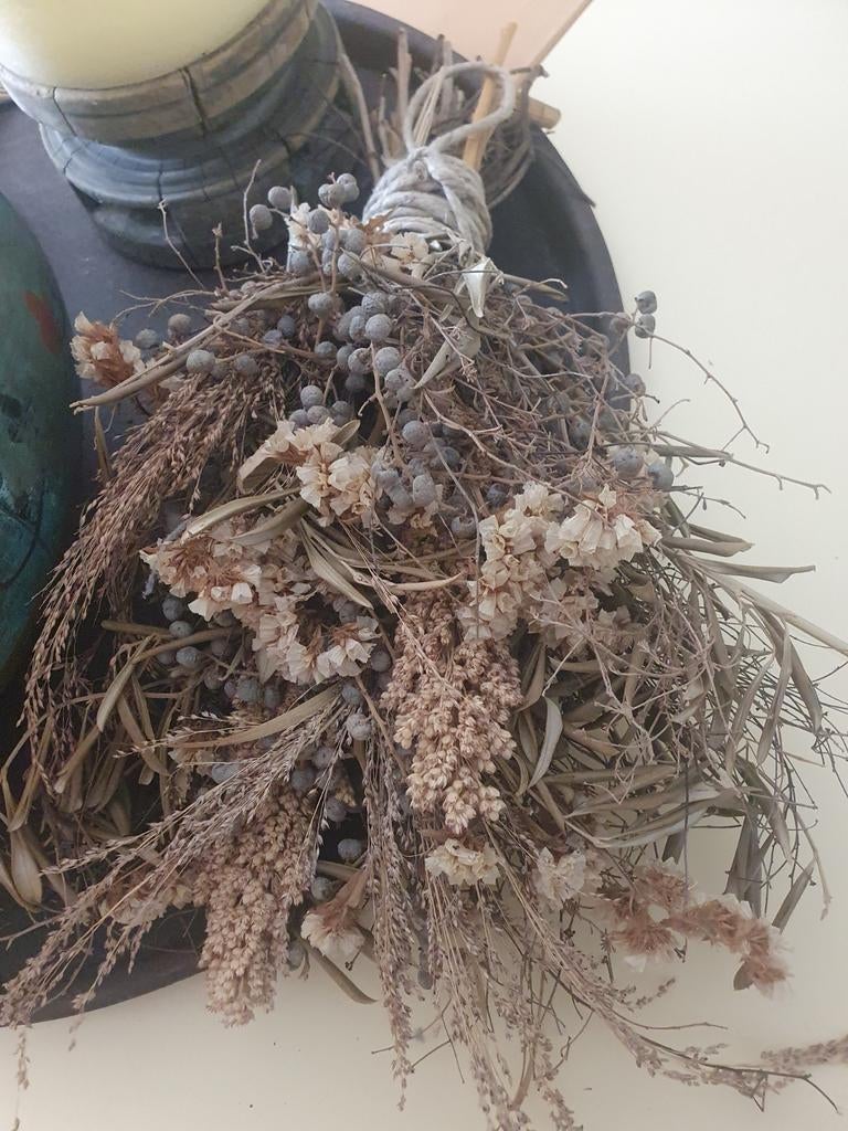 Decoratieve gedroogde bloemenbundel met bessen, Ophalen of Verzenden, Gebruikt