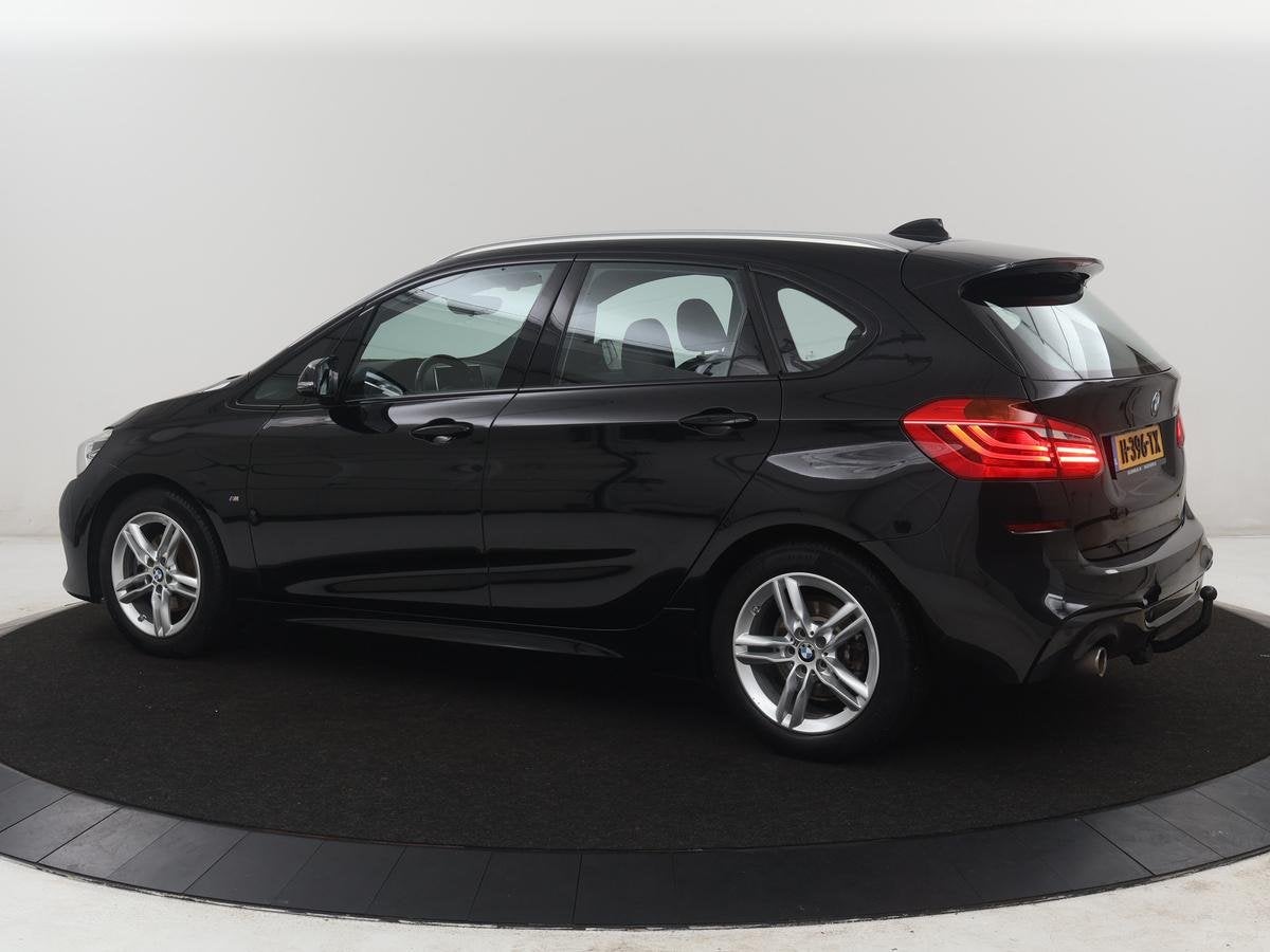 BMW 2-serie Active Tourer 218i M Sport Executive | Half lede, Auto's, Gebruikt, Euro 6, Leder en Stof, Zwart