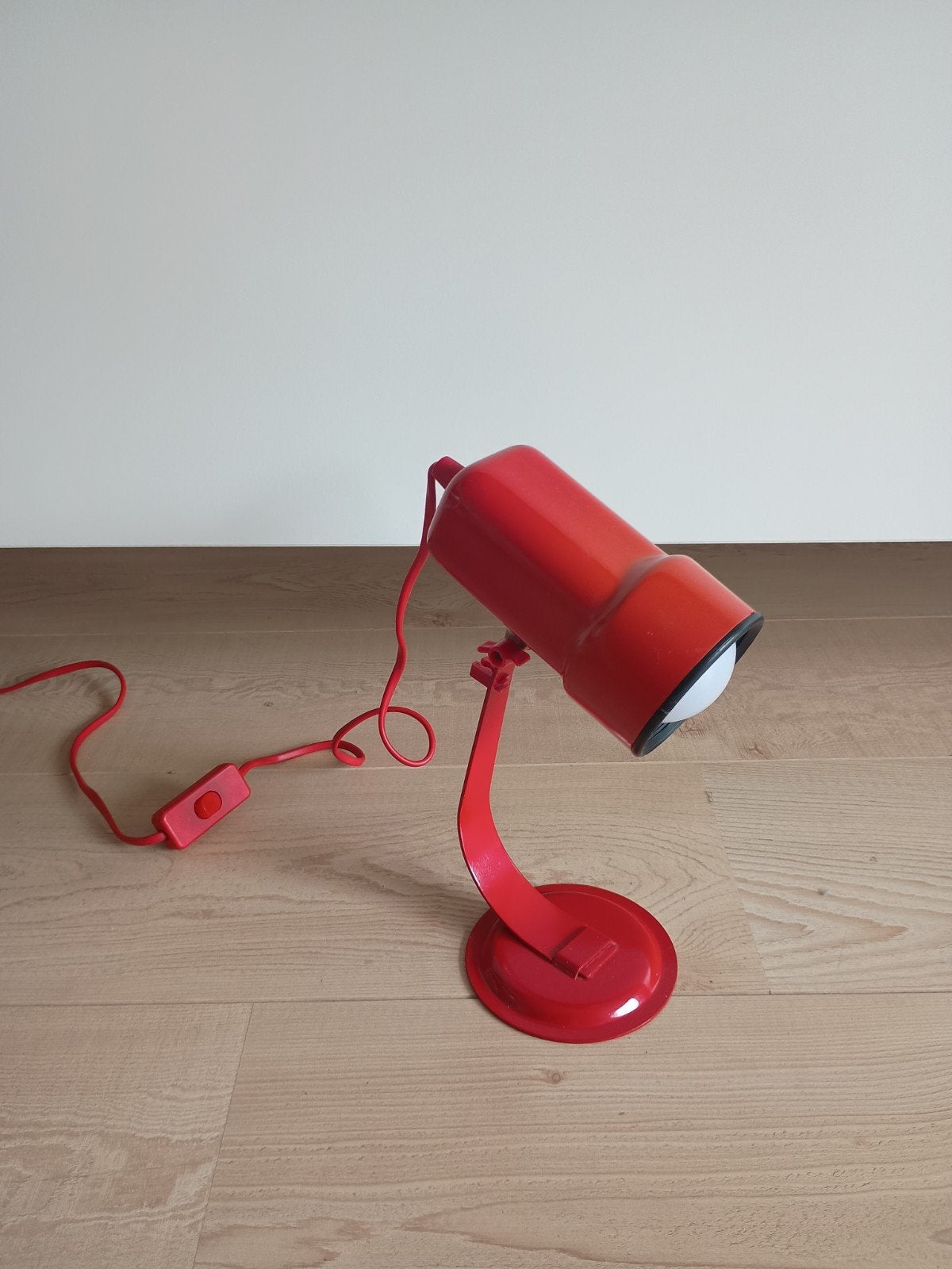 Rode vintage bureaulamp Vrieland Holland jaren 70, Ophalen of Verzenden