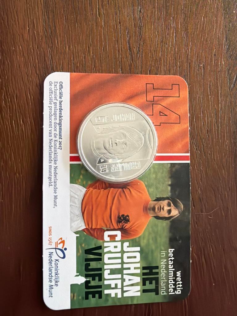 Johan Cruijff Vijfje - Zwaar Verzilverde €5-munt 2017, Postzegels en Munten, Munten | Nederland, Ophalen of Verzenden, Koningin Beatrix