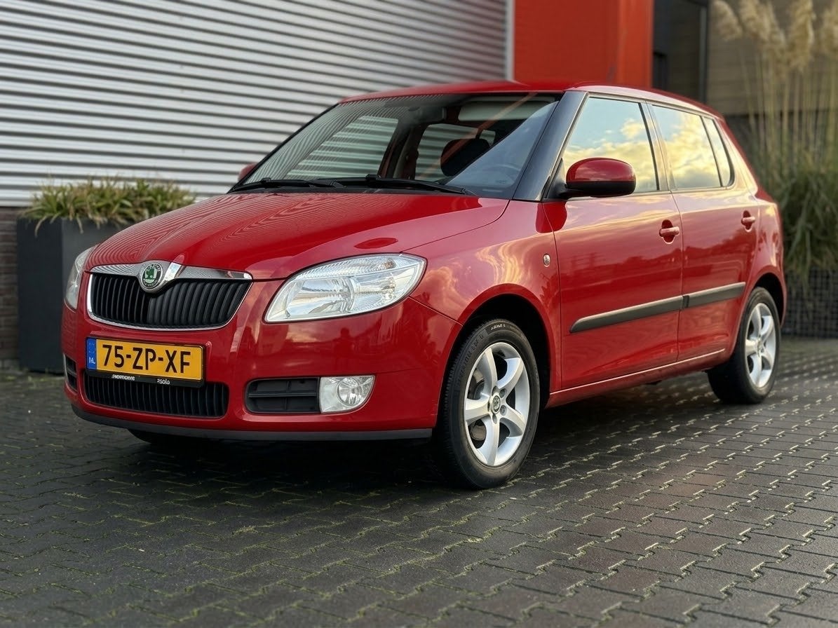 Skoda Fabia 1.6 16V 77KW AUT 2008 Rood, Auto's, 4 cilinders, 49 €/maand, Origineel Nederlands, Particulier