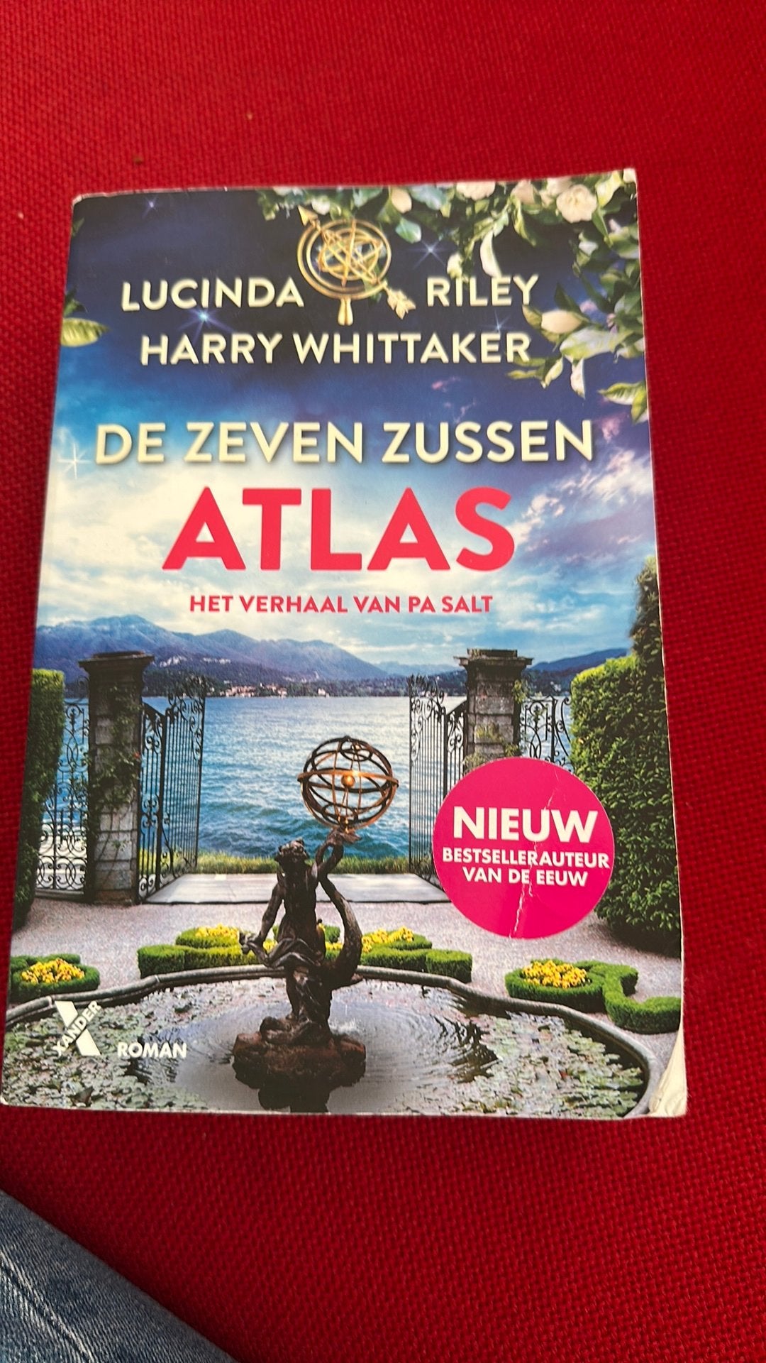 De Zeven Zussen Atlas - Lucinda Riley & Harry Whittaker, Boeken, Literatuur, Nederland, Ophalen, Gelezen, Harry Whittaker; Lucinda Riley