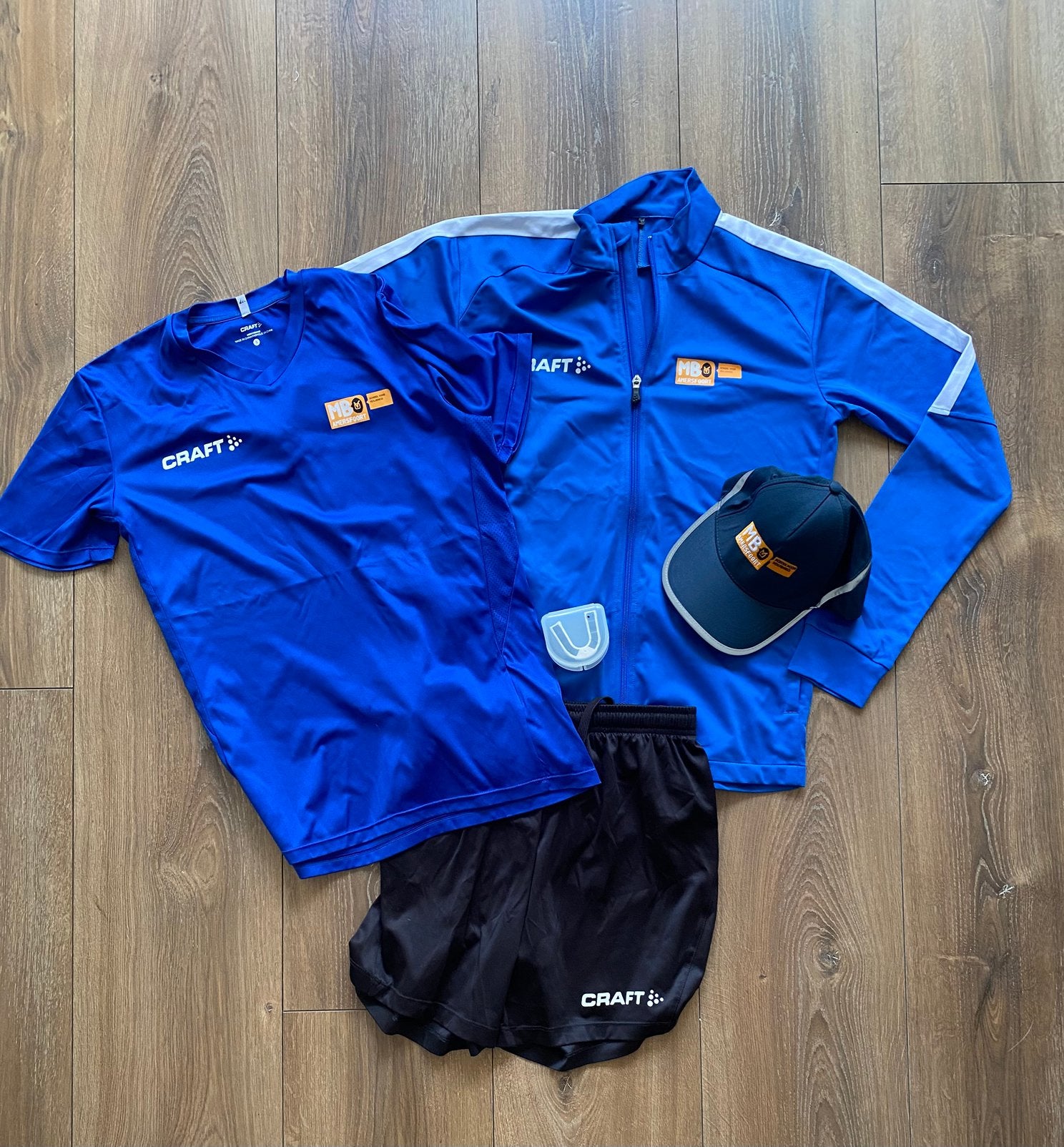 Set sportkleding mbo Amersfoort maat M, Kleding | Heren, Sportkleding, Ophalen of Verzenden, Zo goed als nieuw, Blauw