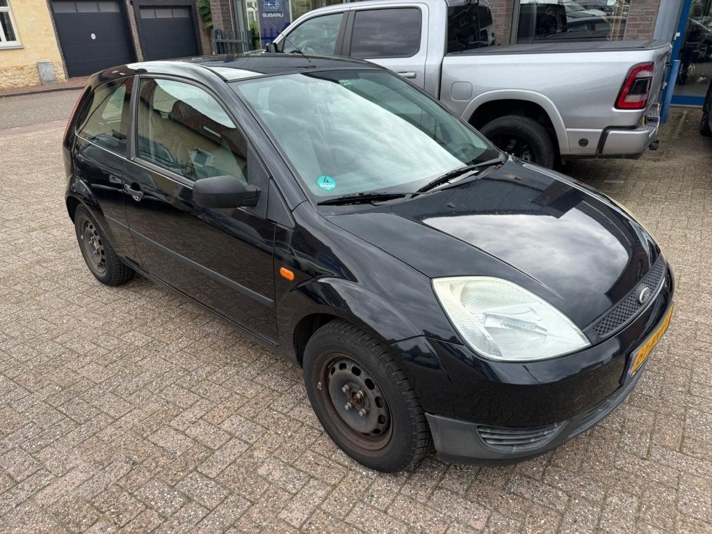 Ford Fiesta 1.25-16V Celebration (bj 2003), 4 cilinders, 995 kg, Zwart, Origineel Nederlands