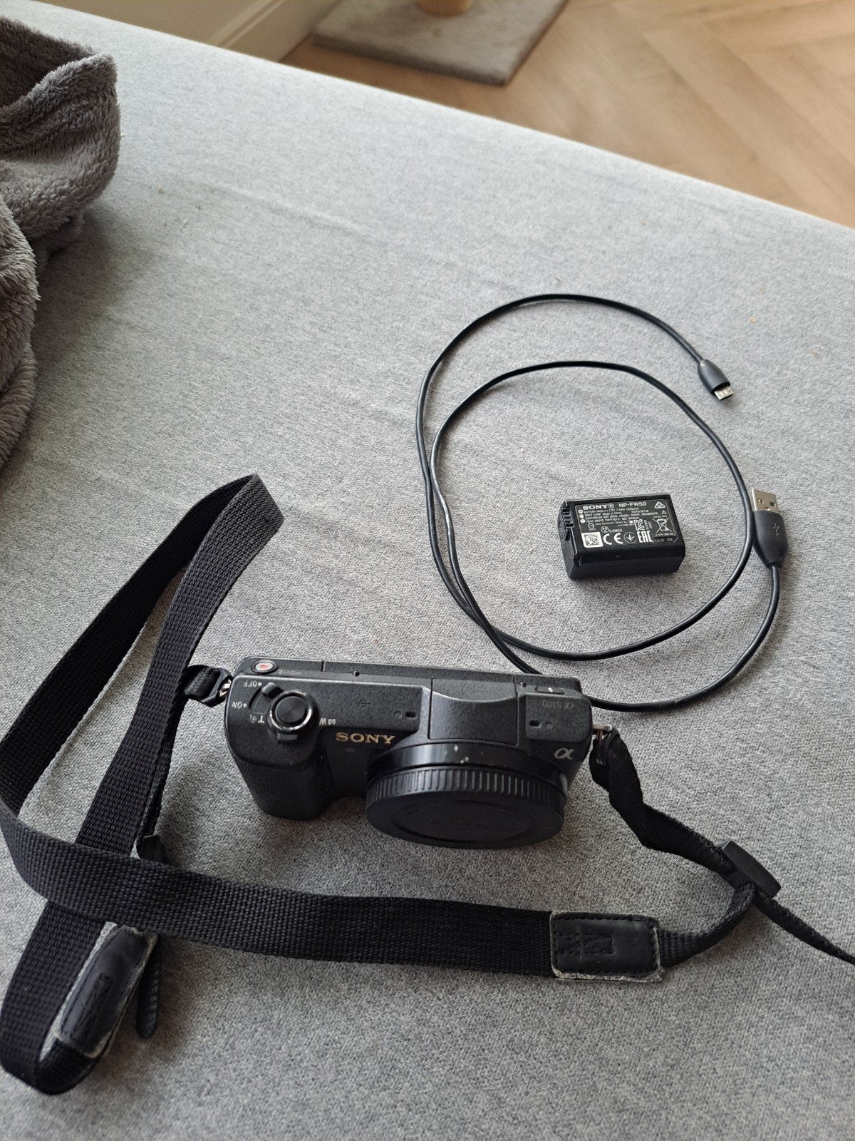 Sony Alpha A5100 Systeemcamera met 24.3 MP, Audio, Tv en Foto, Kantelbaar/draaibaar scherm, Ophalen of Verzenden, Zo goed als nieuw