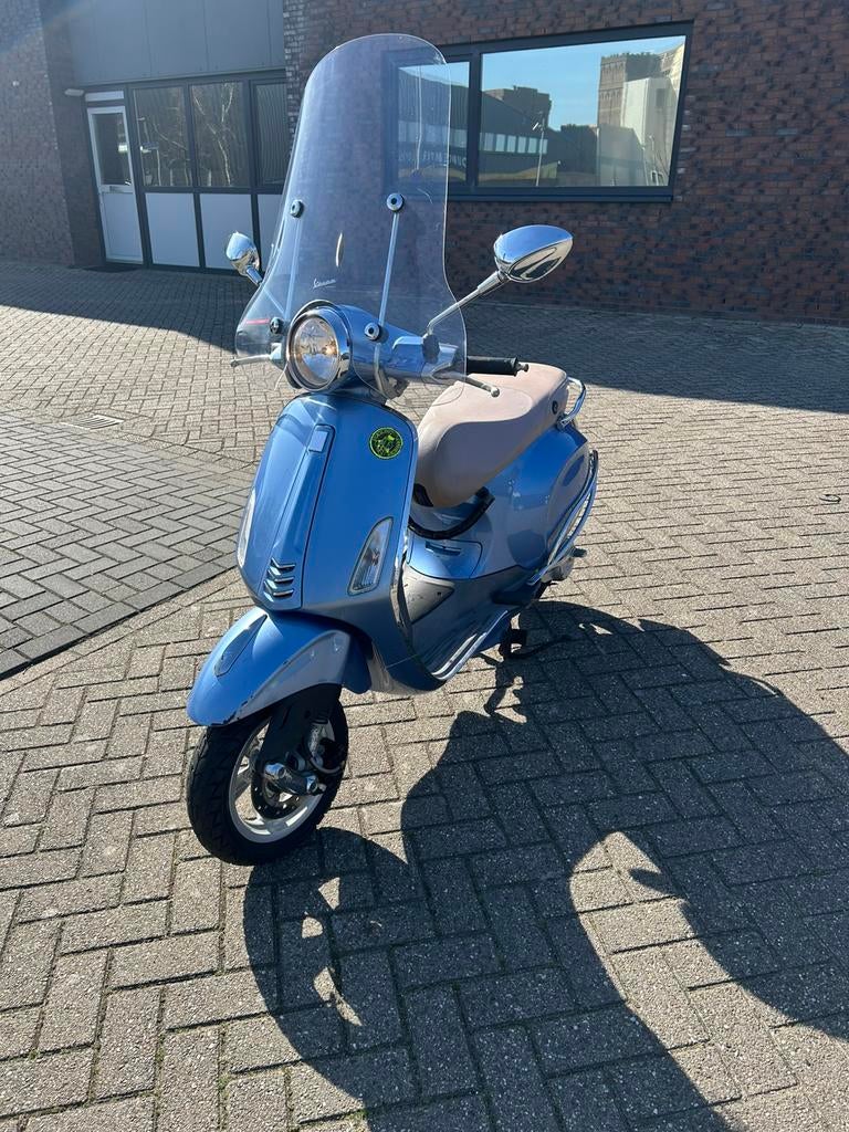 Vespa Primavera, Ophalen, Zo goed als nieuw, Benzine, Vespa