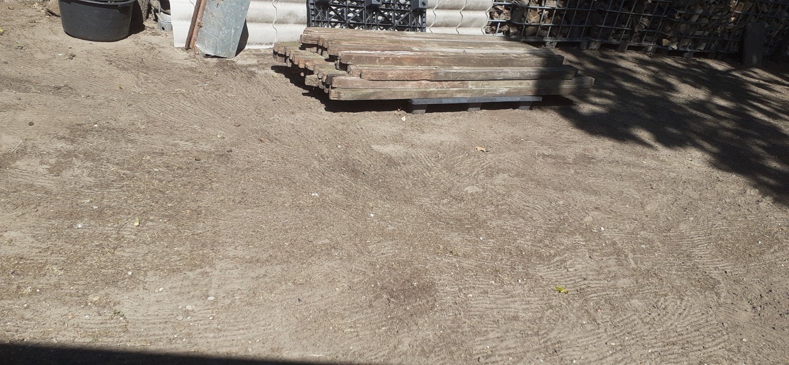 Gebruikte hardhouten palen 65x65mm, 2m en 2.4m lang, Gebruikt, Ophalen of Verzenden, 200 tot 250 cm, 50 mm of meer