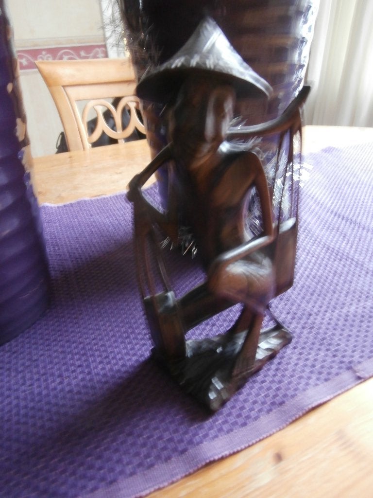 houtsnijwerk waterdrager Indonesië man hout niet weste kunst, Ophalen of Verzenden, Handgemaakt, 20 - 50 cm, Beeld