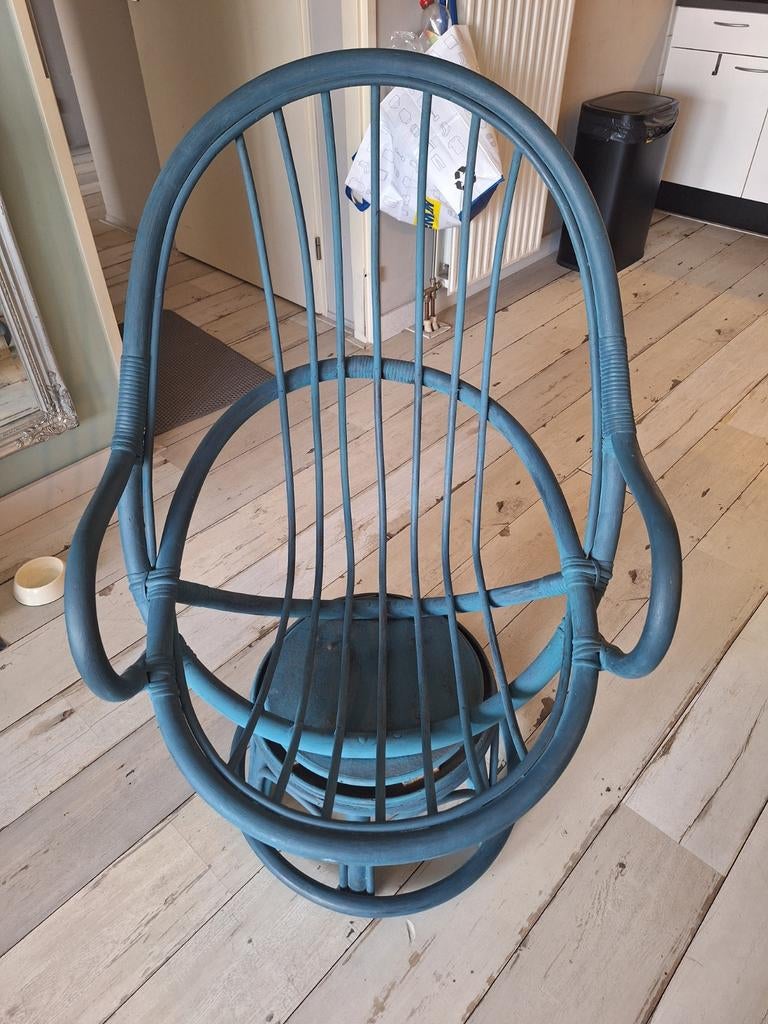 Rotan retro stoel in oude stijl, Ophalen
