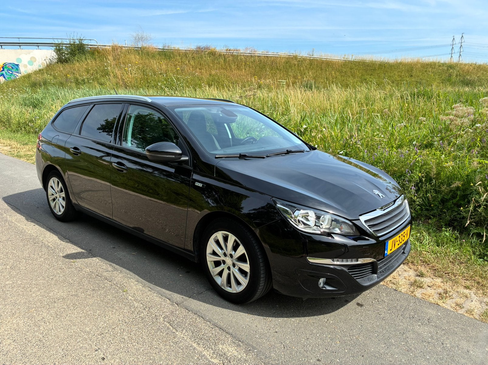 Peugeot 308 1.2 E-thp 81KW/110PK SW 2016 Zwart, Voorwielaandrijving, Stof, 1199 cc, 1165 kg
