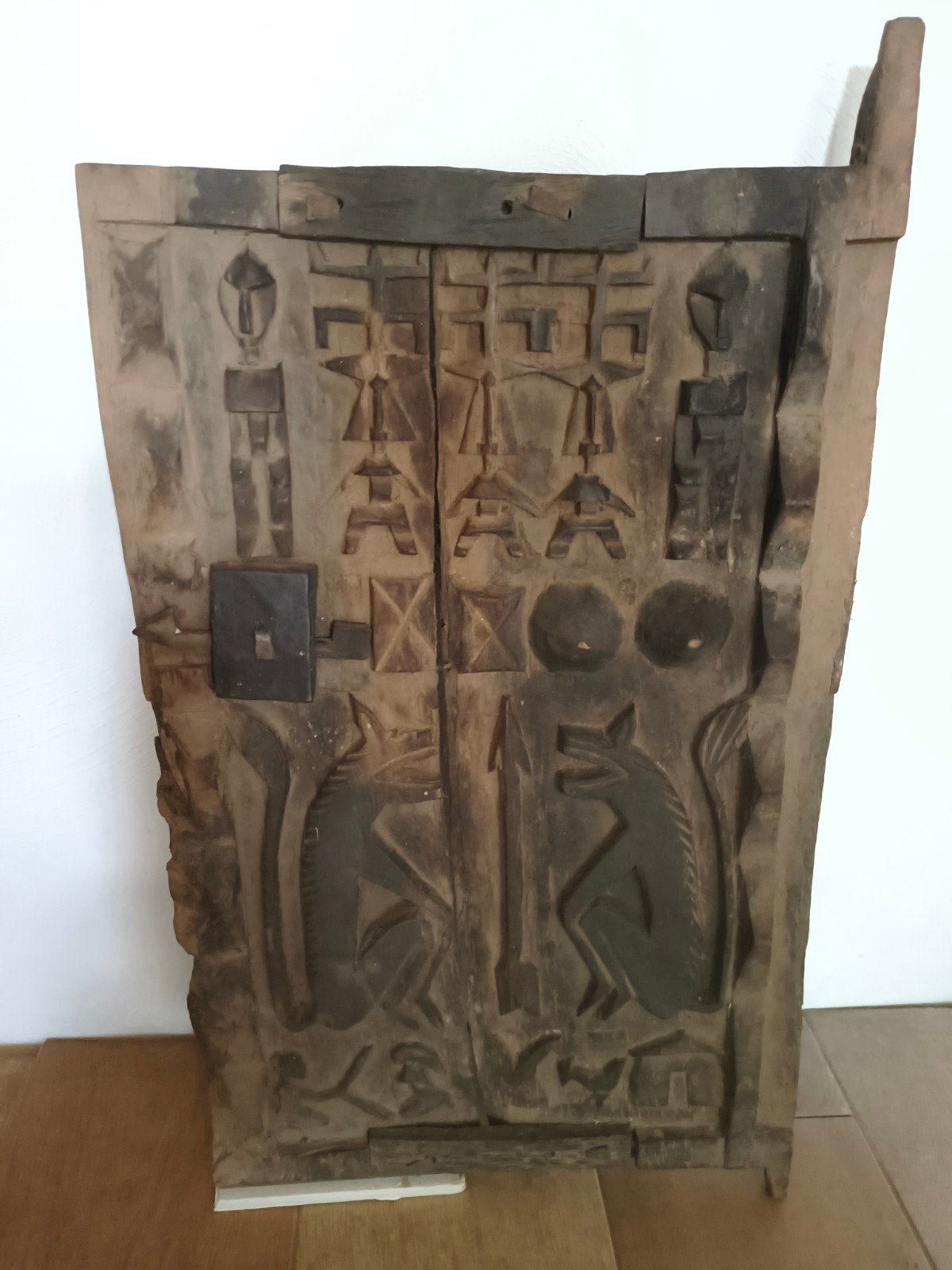 Unieke Afrikaanse Dogon deur met houtsnijwerk 38x68cm, Hout, Bruin, Afrika, Overige typen